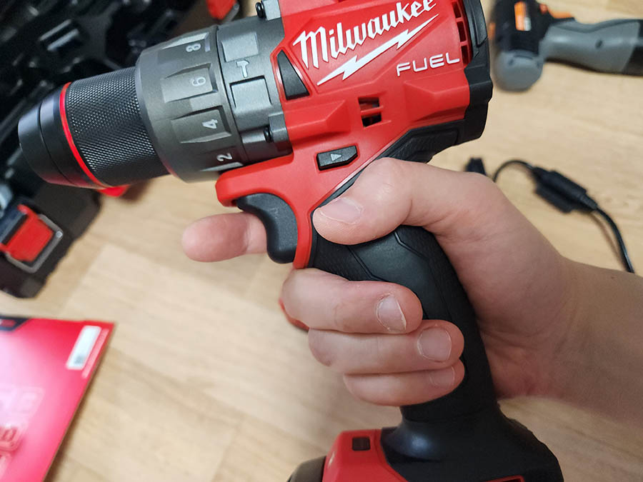 Read more about the article 밀워키 18v 무선 해머 드릴 M18 FPD3 Gen4 구입 가정용 DIY 추천